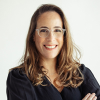 Professional headshot of Shira Sarid-Hausirer